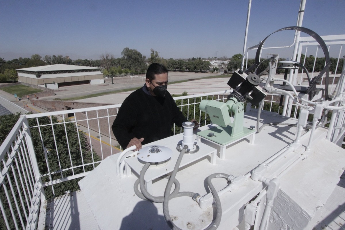 orre de Medición Solar instalada en Ibero Torreón. (Manuel Guadarrama)
