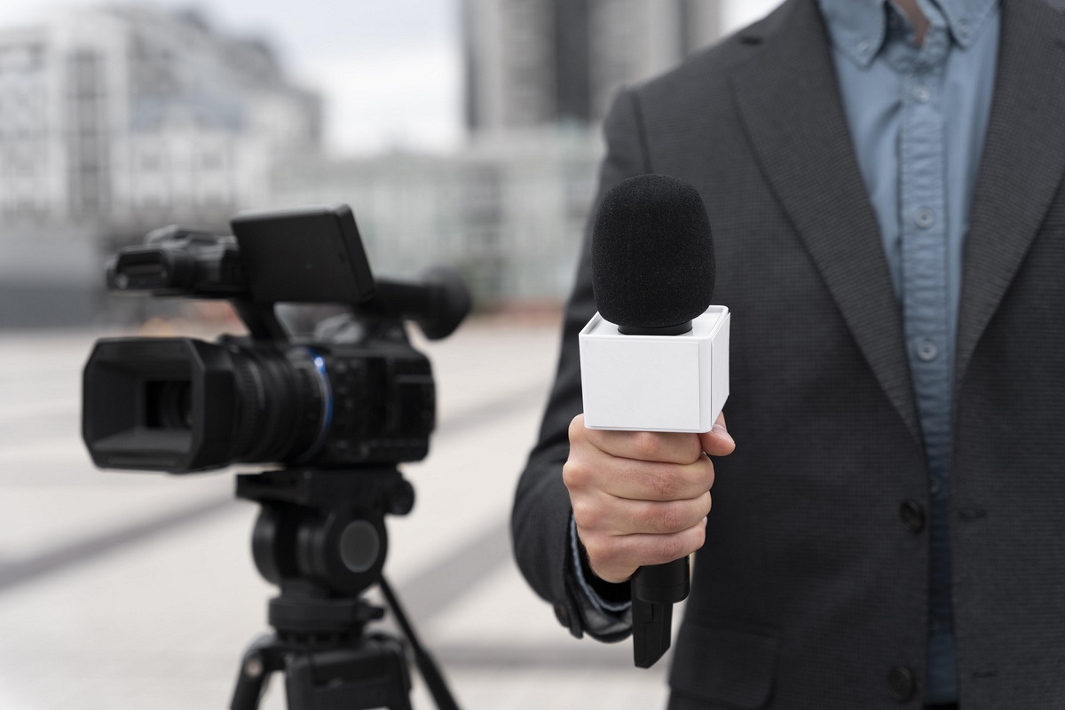 El periodista denunció al funcionario Raciel Cabrera por amenazas y hostigamiento. | Freepik