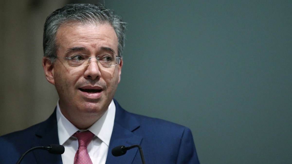 Alejandro Díaz de León, ex gobernador del Banxico, llega a Grupo Bal