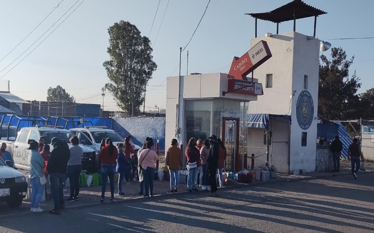 Aspectos fila para ingresar al penal de San Miguel | Archivo JZ