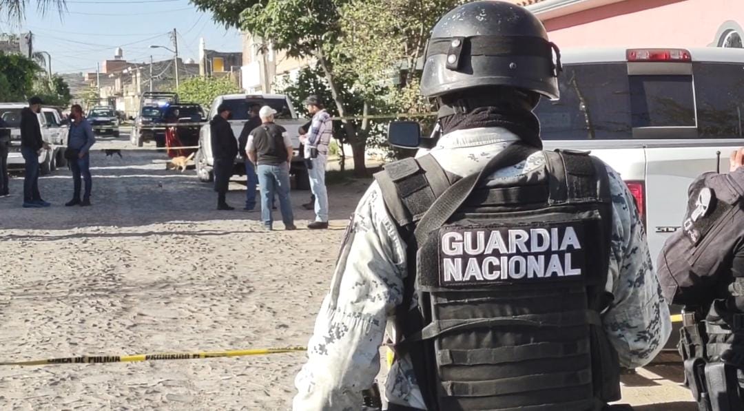 Varias autoridades acudieron al sitio del intento de robo en Tonalá (Pablo Núñez)