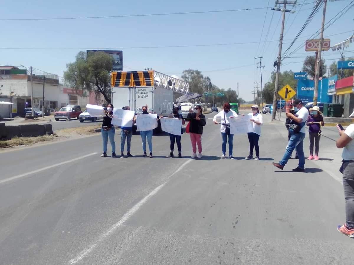 Decidieron cerrar dos de tres carriles como medida de presión.