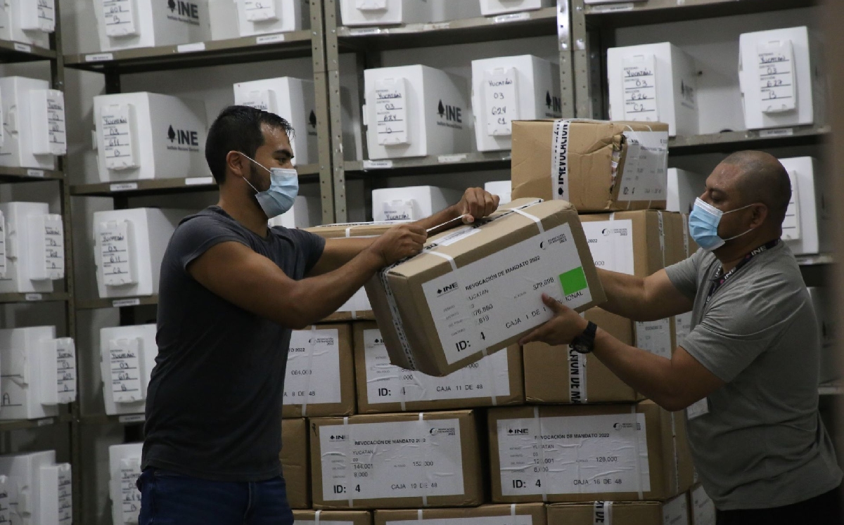 Inició la distribución de boletas a los estados para la consulta de revocación de mandato. | Cuartoscuro