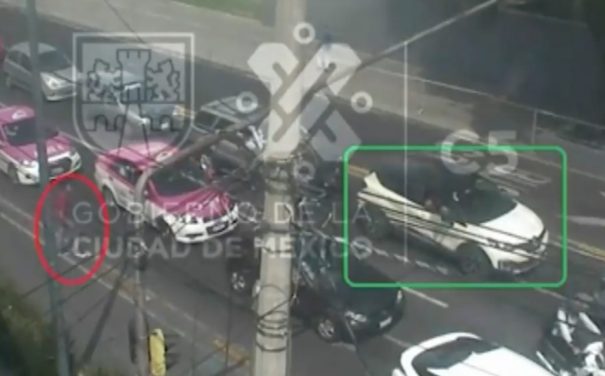 Robo en calles de CdMx. (Captura)