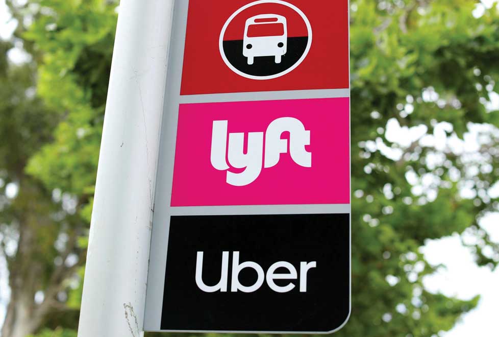 La Universidad Carnegie Mellon dice que los Uber y Lyft producen 20% más emisiones de CO2.