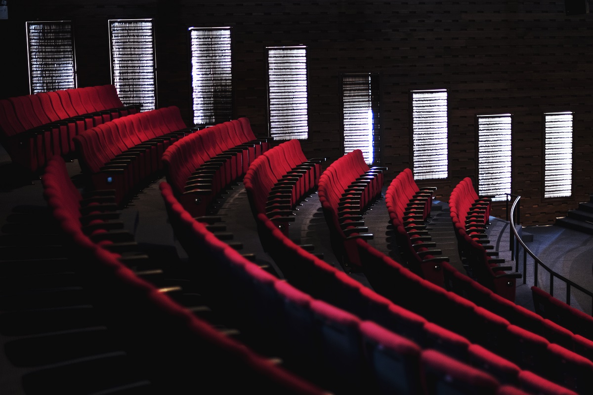 El Día del Teatro se celebra cada 27 de marzo para hacer conciencia del arte y la cultura. (freepik.es)