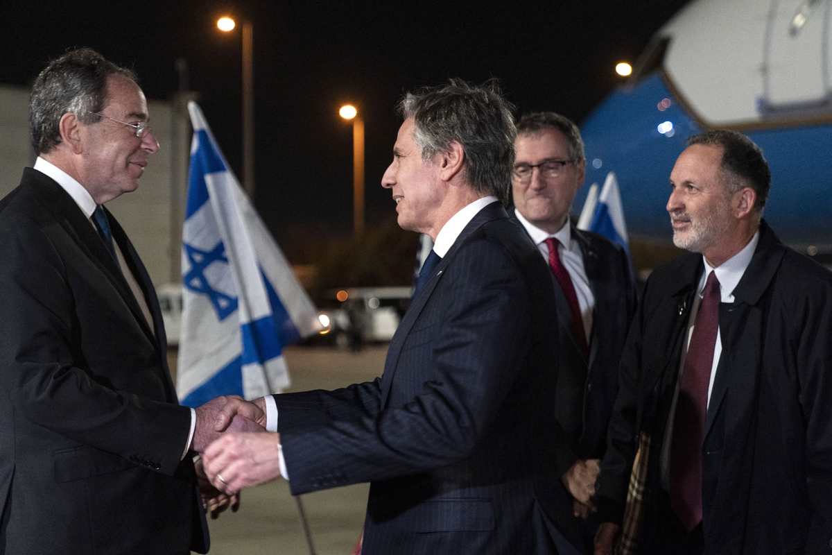 La cita ha sido calificada como "histórica" por el jefe de la diplomacia israelí, Yair Lapid. (AFP)