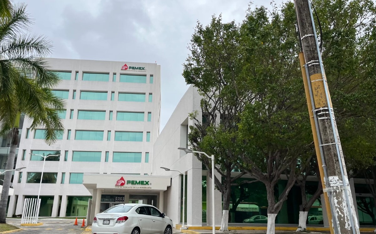 En una primera etapa, la mudanza incluiría a 2 mil 500 trabajadores de Pemex. | Rafael Montes