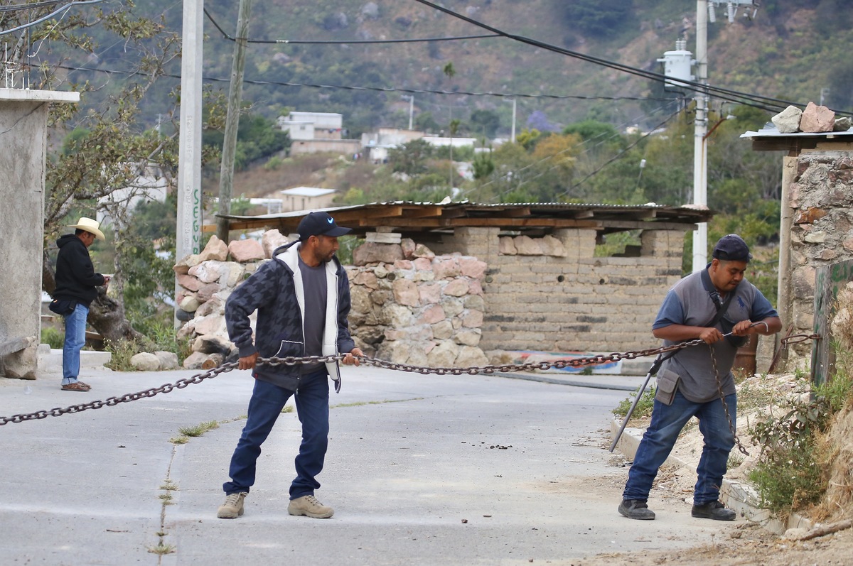 Policías comunitarios de Guerrero. (Ariel Ojeda)