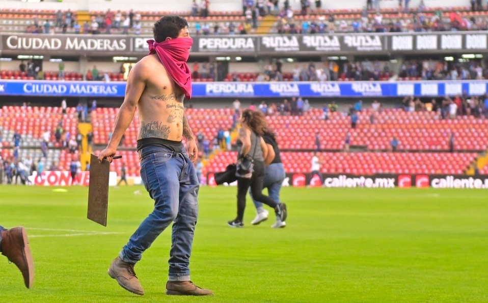 Detienen a 4 funcionarios en Querétaro