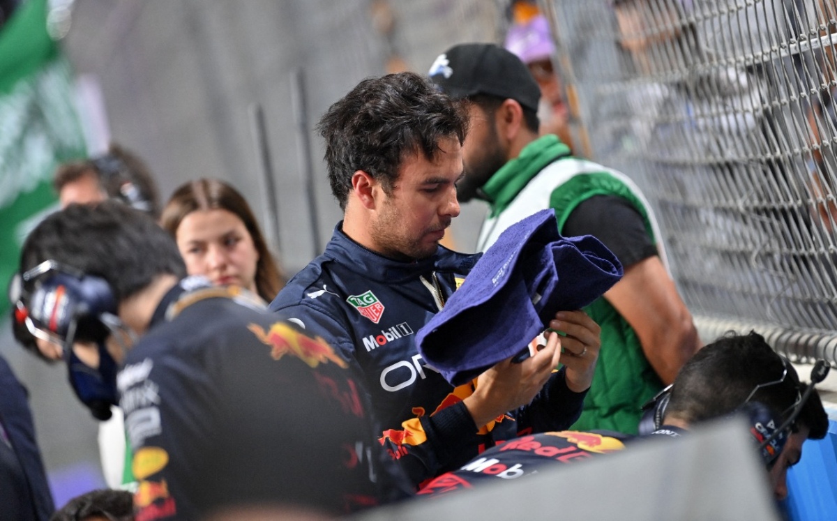 ¡Mal día! Así se le fue en el GP de Arabia Saudita a 'Checo' Pérez (AFP)
