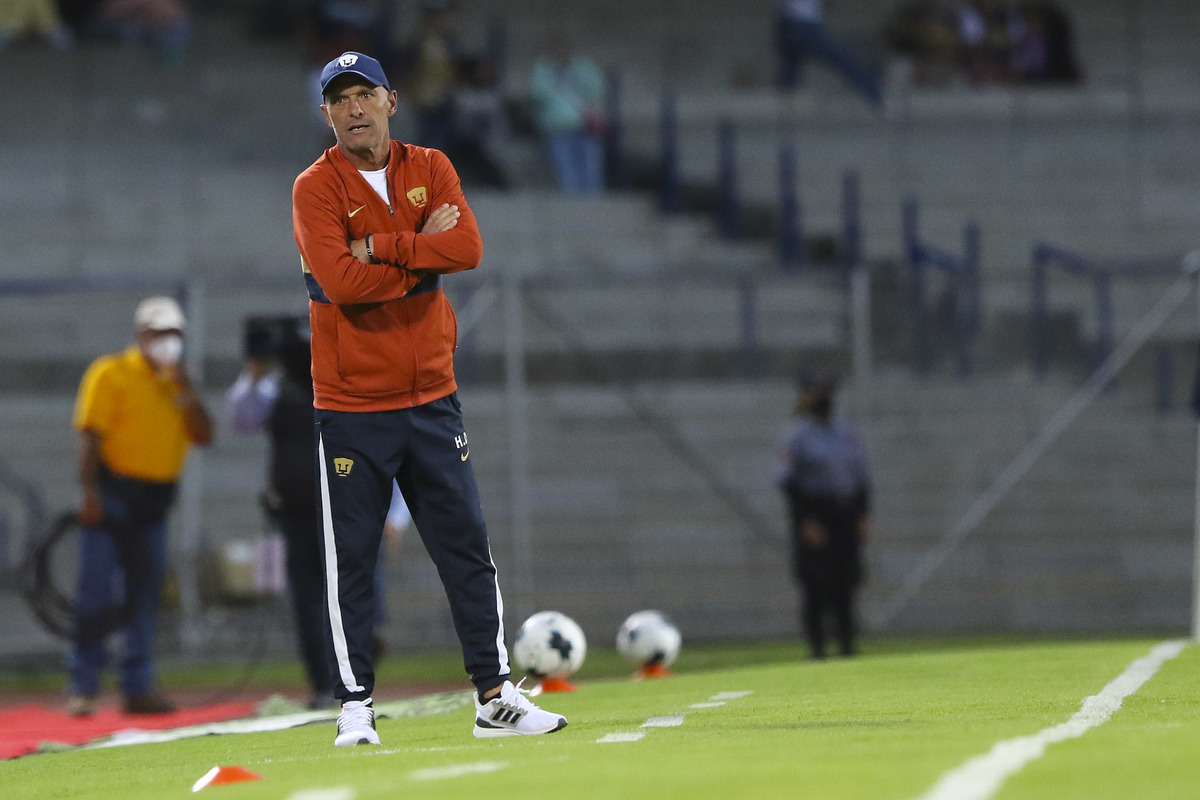 Hermes Desio, auxiliar técnico de Andrés Lillini (Imago7)