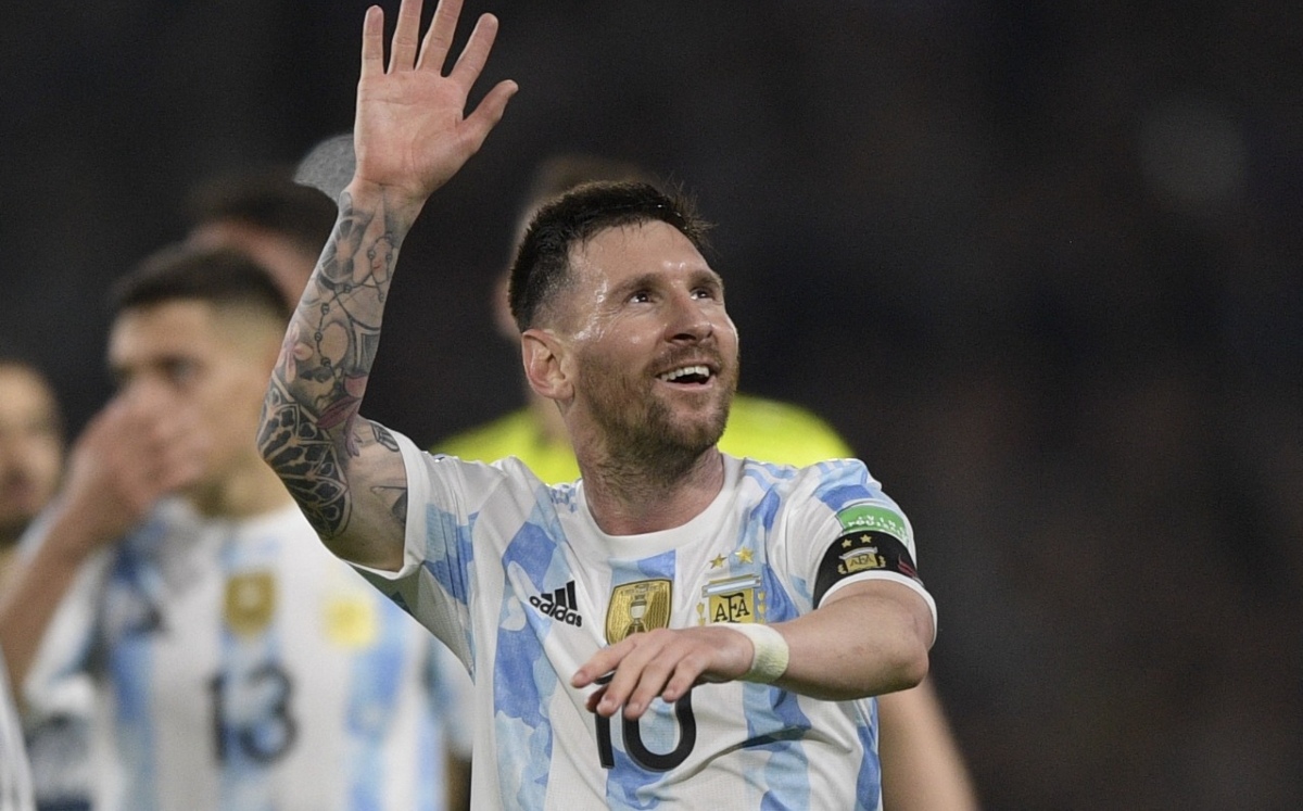 Lionel Messi es ovacionado en teatro de Argentina (AFP)