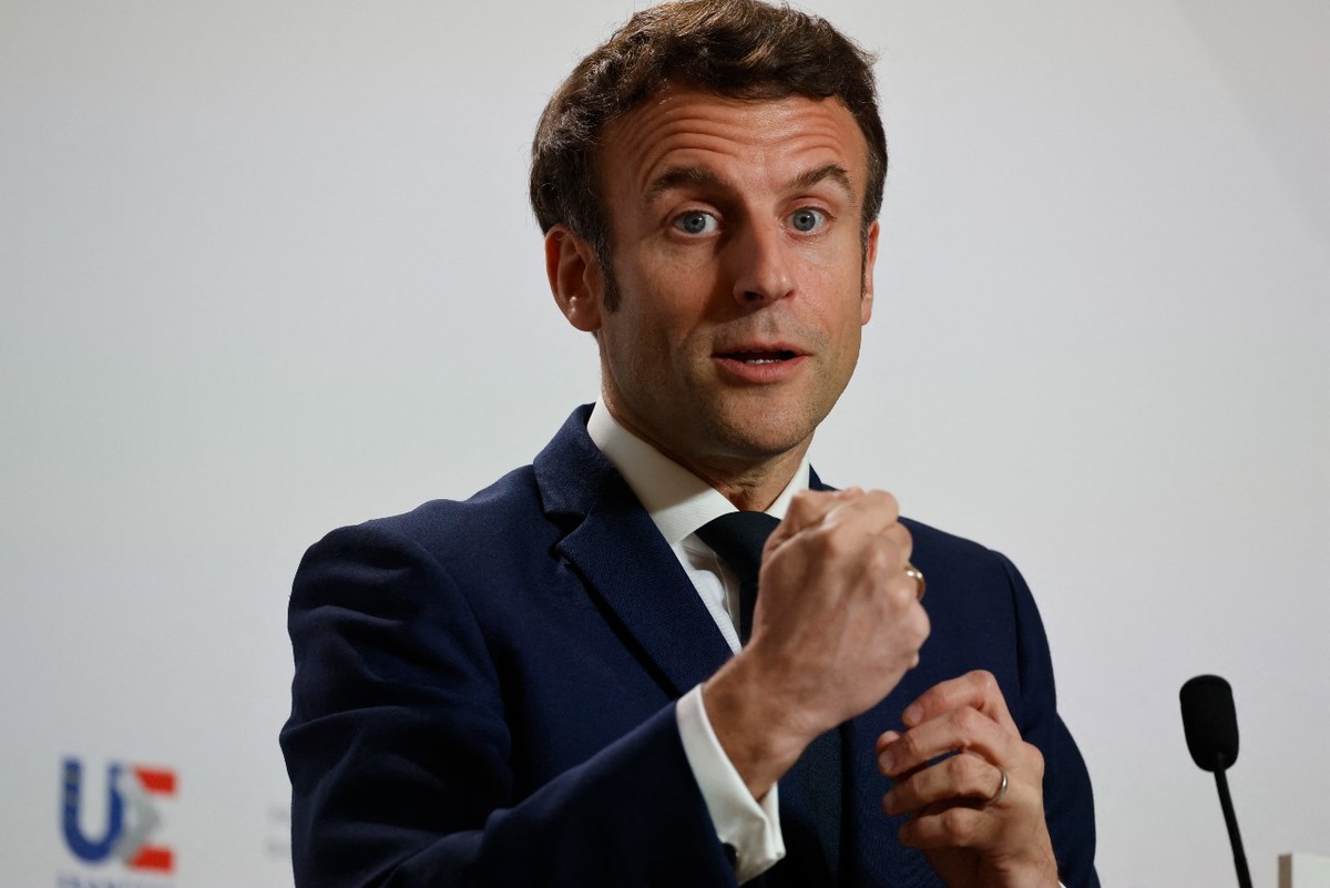 Macron contra una "escalada" en Ucrania después de que Biden tildara a Putin de "carnicero" | AFP