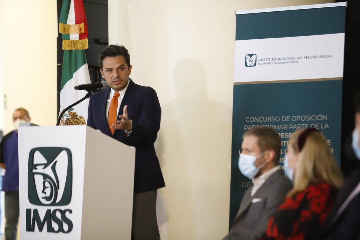 Zoé Robledo, director general del IMSS.