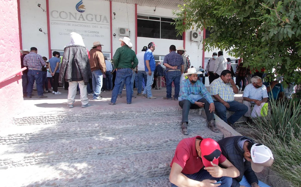 Campesinos se manifestaron en el Organismo de Cuenca Cuencas Centrales del Norte. (Manuel Guadarrama)