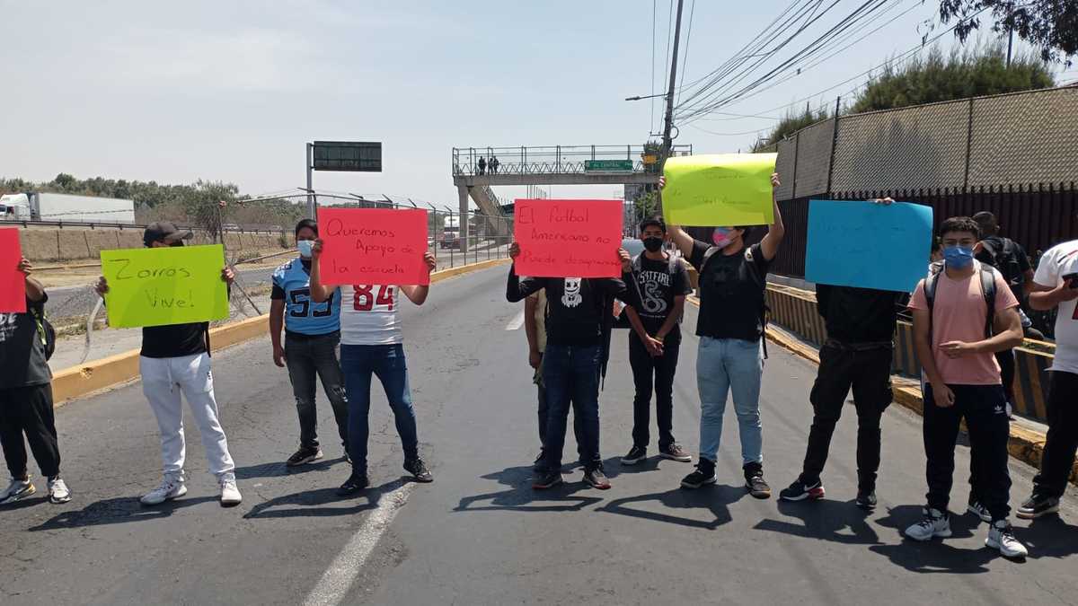 El personal docente les ha negado la inscripción de su equipo.