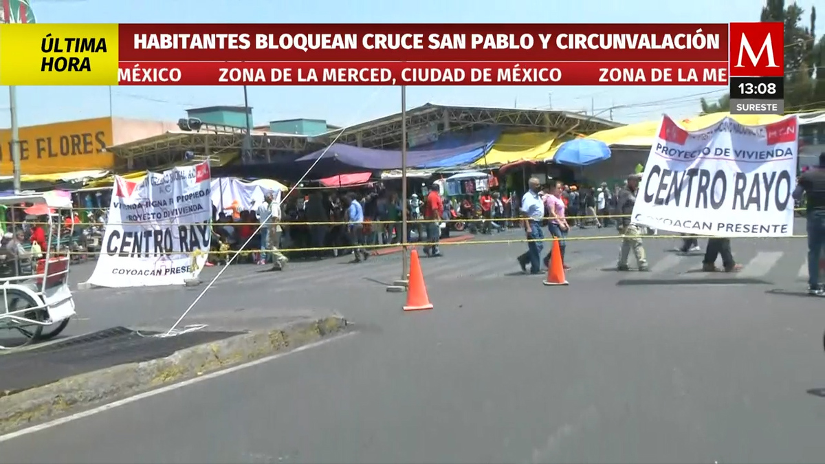 Habitantes bloquean cruce San Pablo en zona de la Merced, CDMX