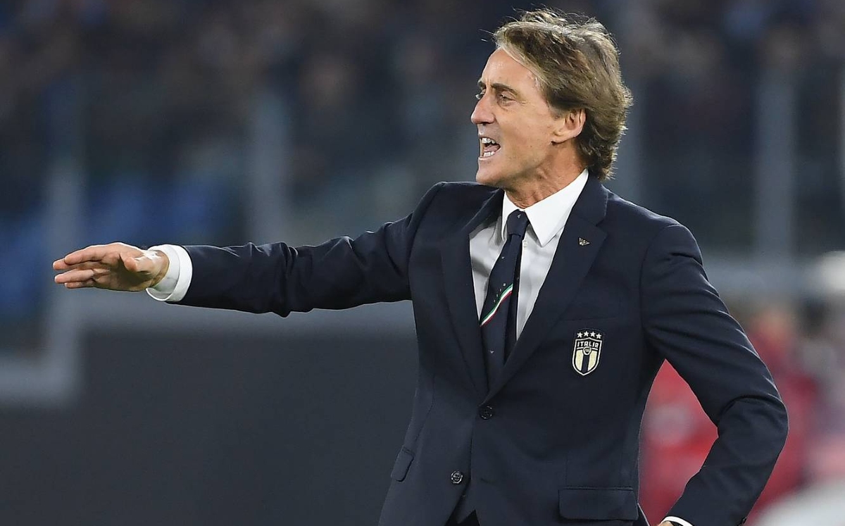 Mancini quiere seguir dirigiendo a Italia pese a eliminación en repechaje (EFE)