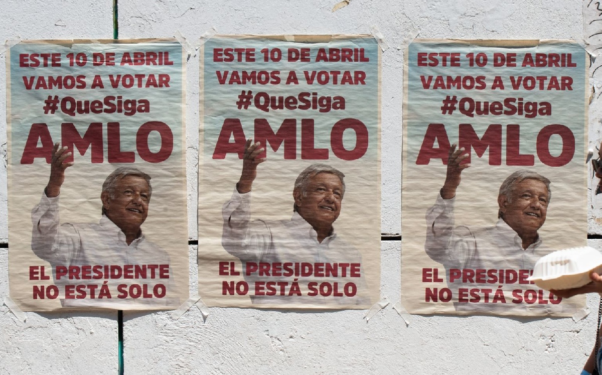 Carteles a favor del Presidente para el proceso de revocación de mandato. | Cuartoscuro