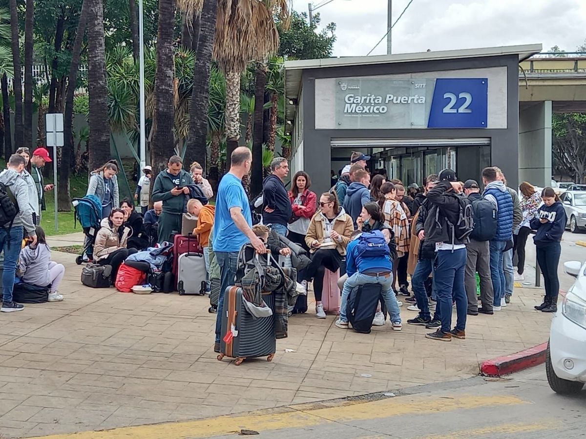 Cientos de migrantes se encuentran en este punto. (Said Betanzos)
