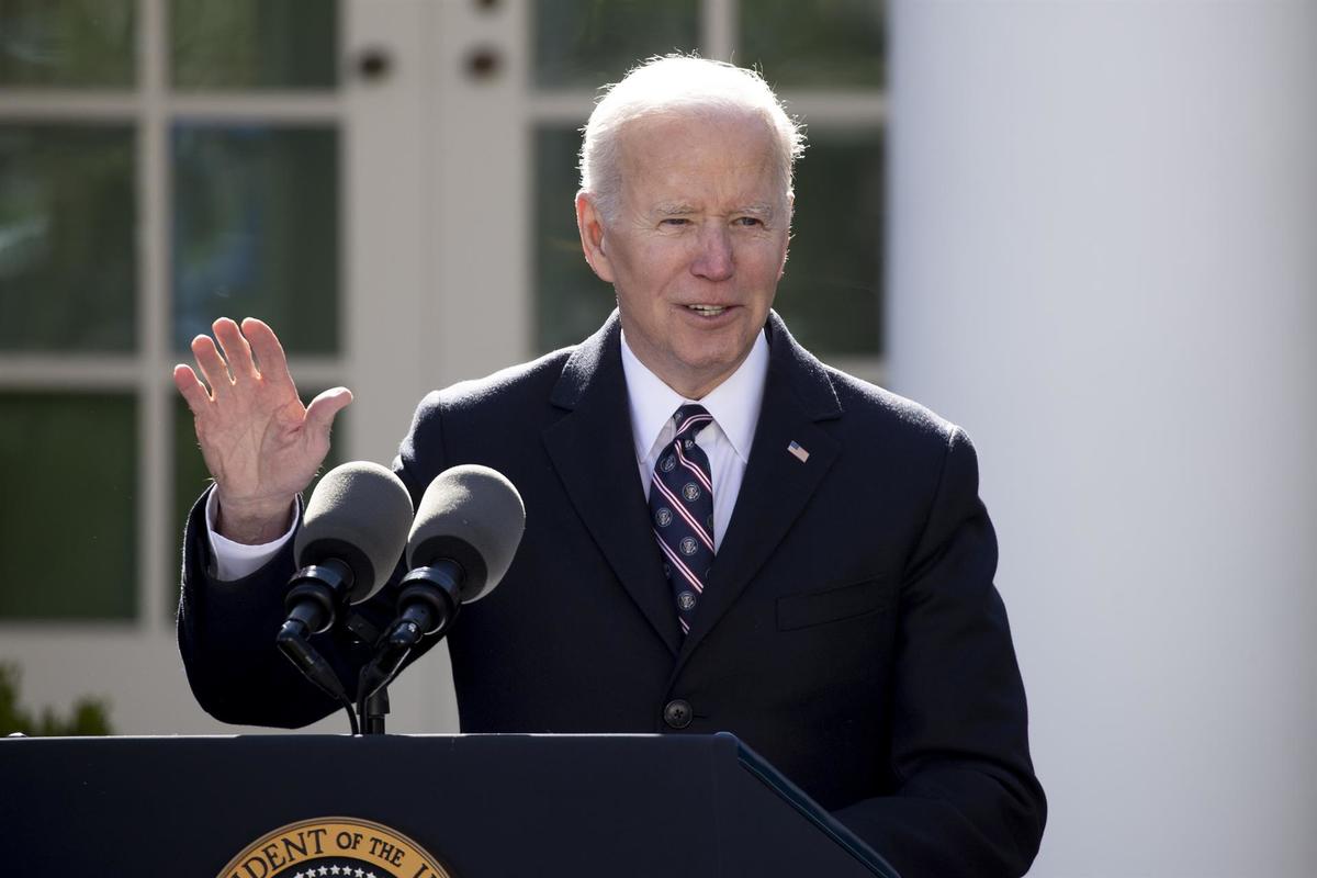 Joe Biden firma ley que castigará crímenes de odio (EFE)