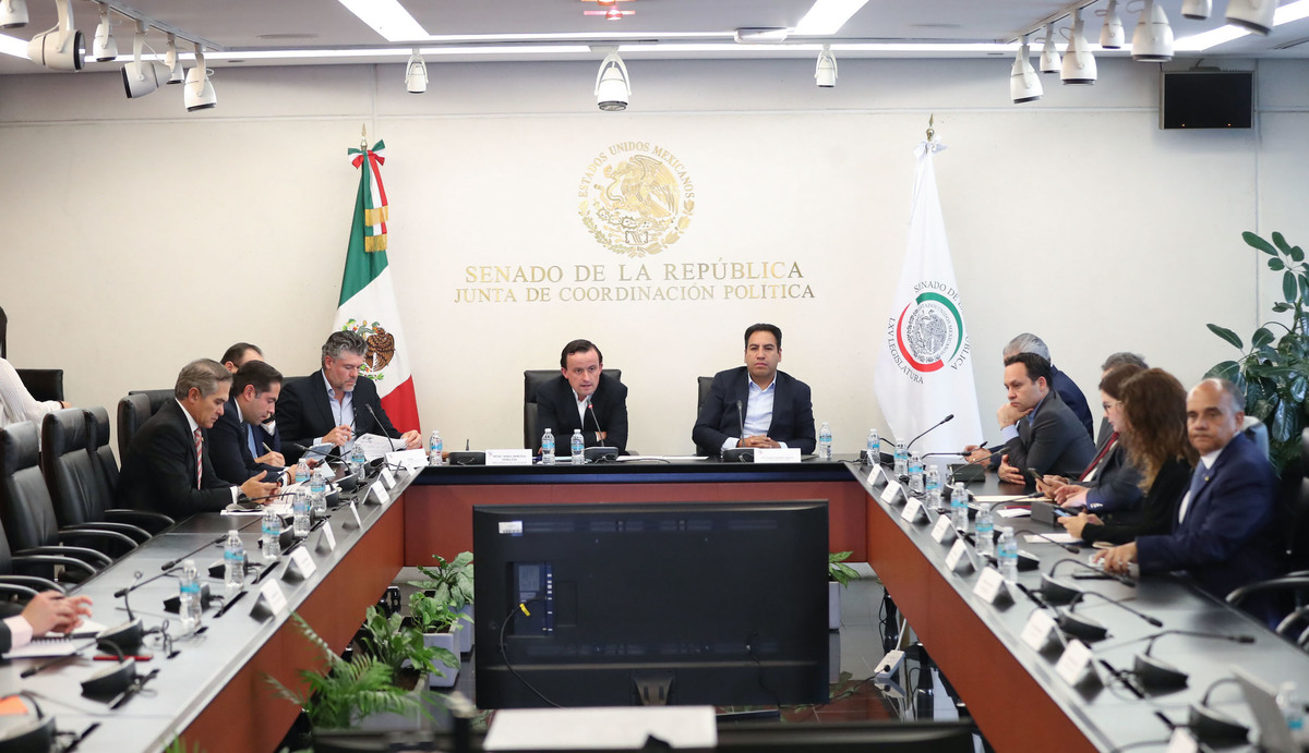 Senadoras y senadores se reunieron con Mikel Arriola, presidente de la Liga MX. (Twitter)