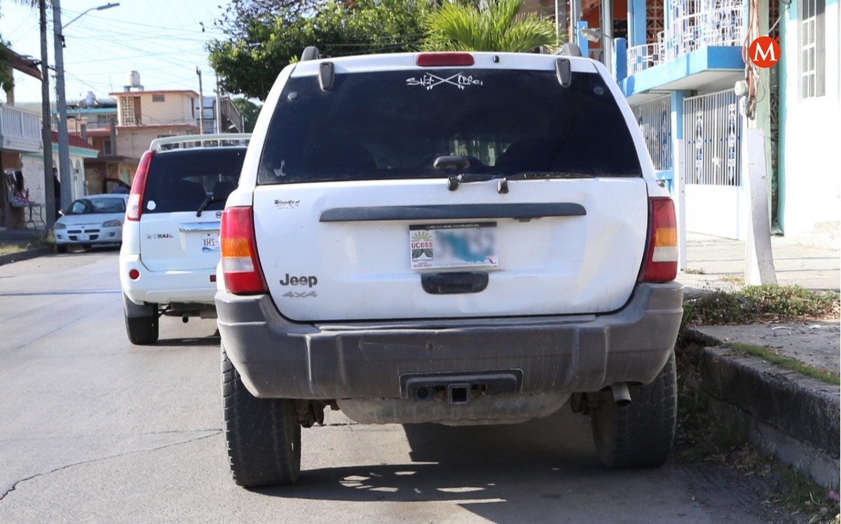 Autos chocolate circulan en Tamaulipas. (Yazmín Sánchez)