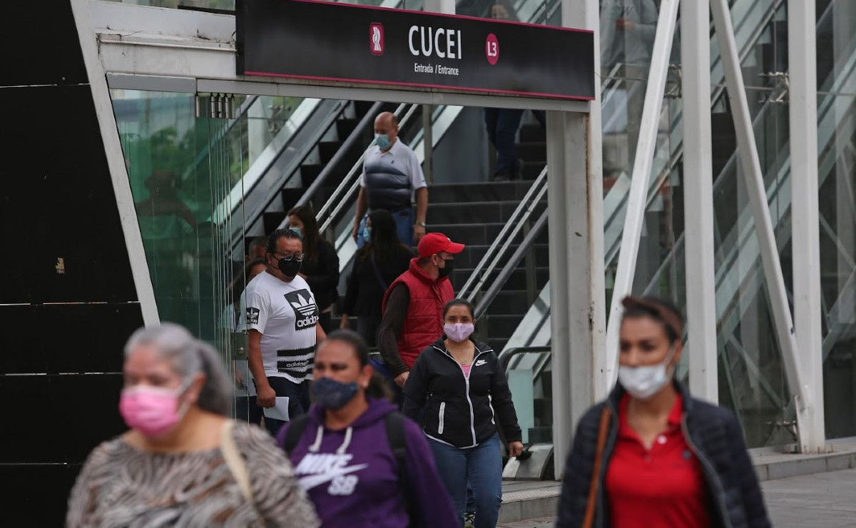 Estación CUCEI de la Línea 3 del Tren Ligero en Guadalajara (Fernando Carranza)