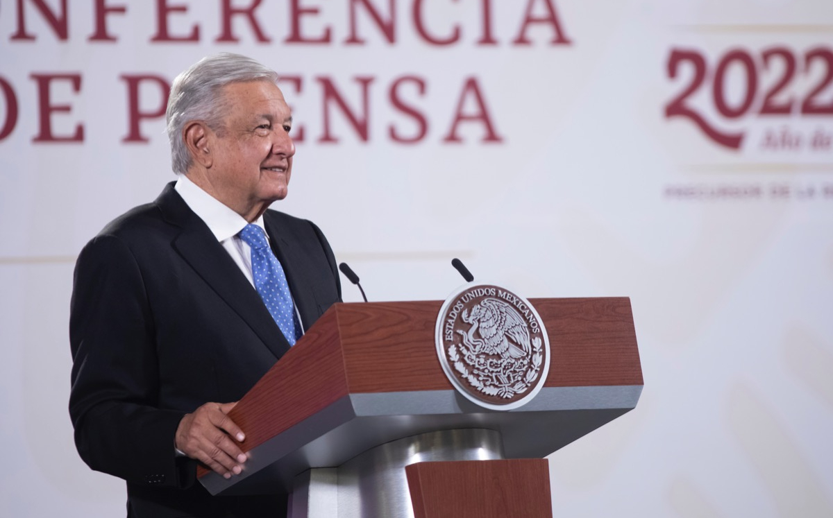 El mandatario también pidió al embajador respetar al presidente de España. | Cortesía