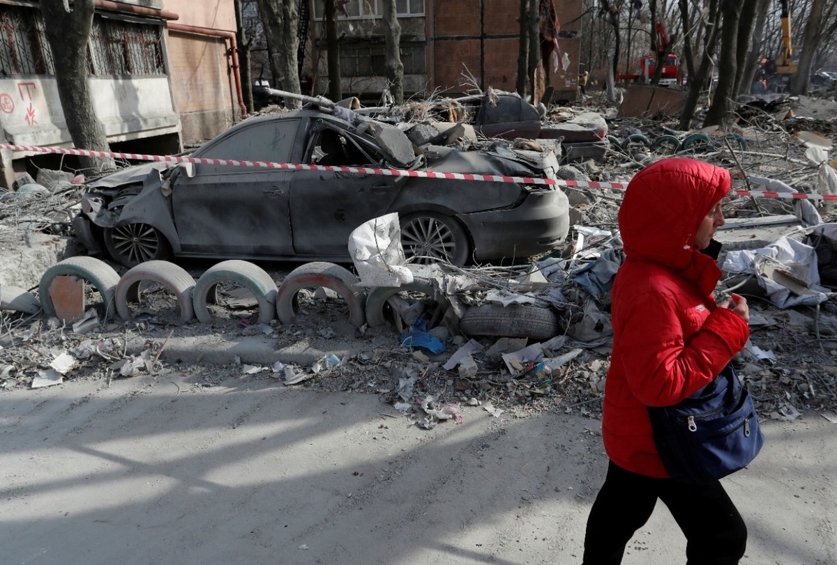 Los ataques de Rusia a Ucrania han llevado a que muchas mujeres sean refugiadas en otros países. | Reuters