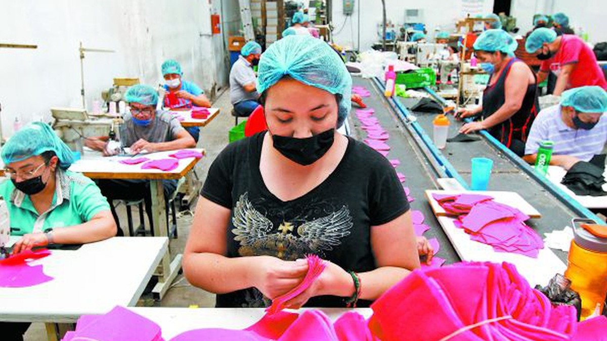 Cayó 90% venta de cubrebocas en dos semanas: Unefarm