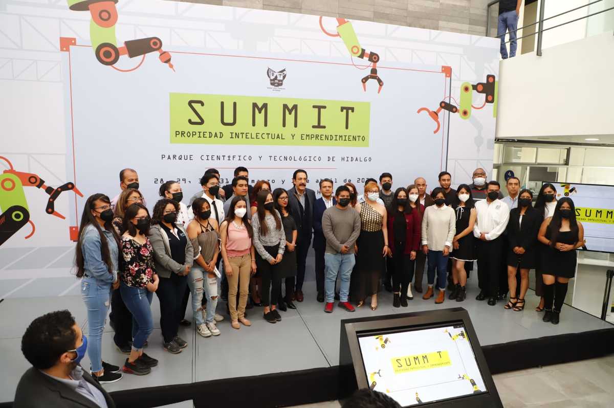 El gobernador de Hidalgo Omar Fayad, participó en el Encuentro con Innovadores hidalguenses (Cortesía)
