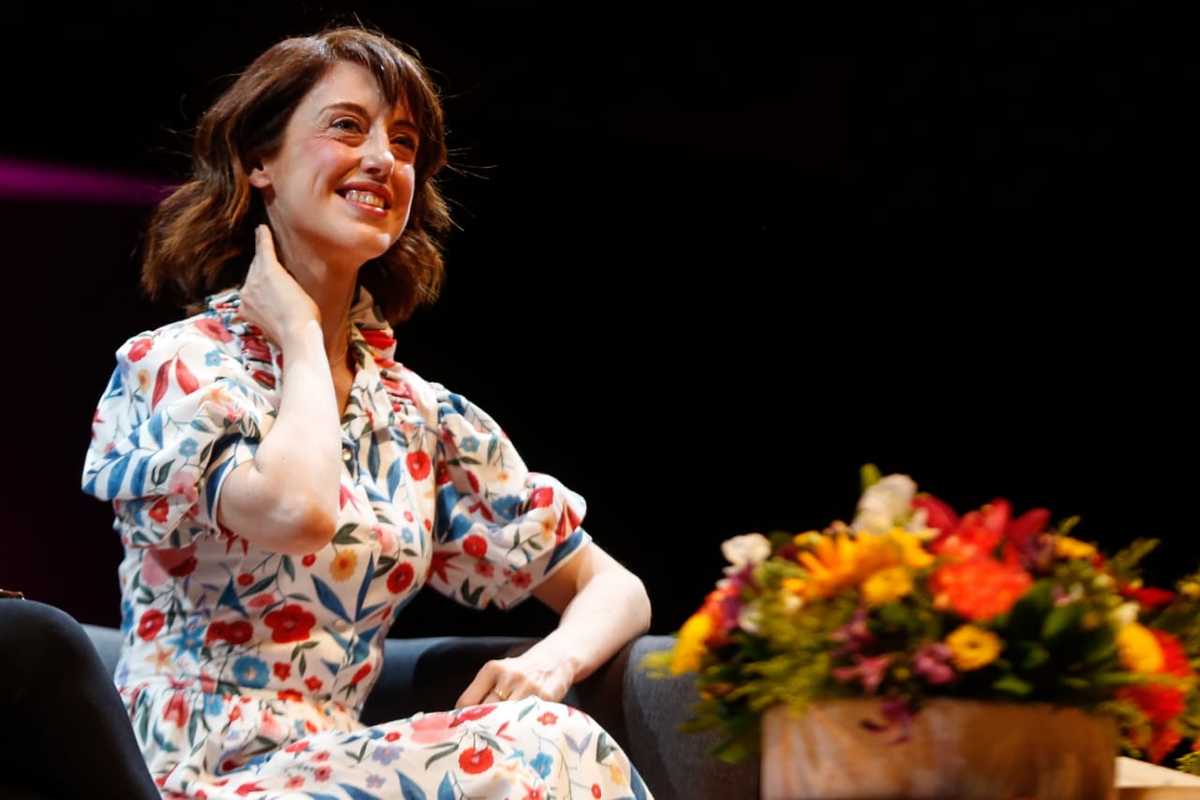 Irene Vallejo durante su presentación en la Sala Nezahualcóyotl. (Foto: Araceli López)