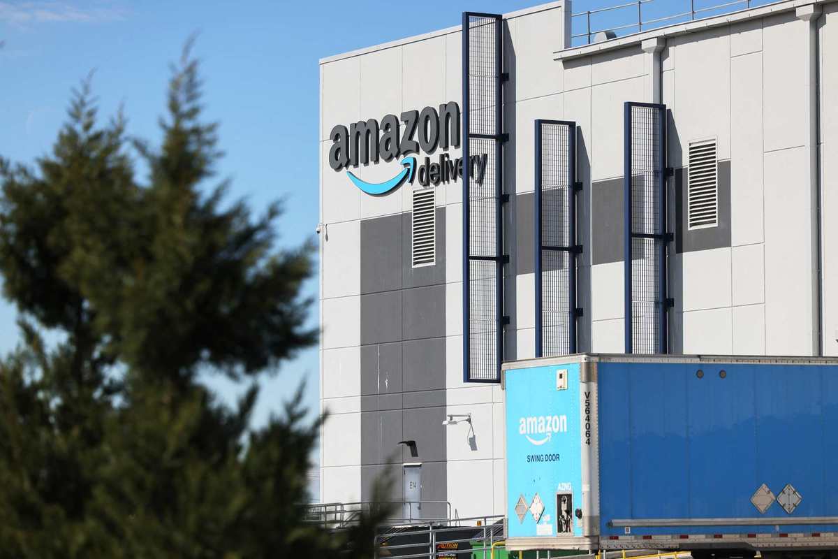 Con la mayoría de los votos se creará un sindicato para los depósitos de Amazon (AFP)