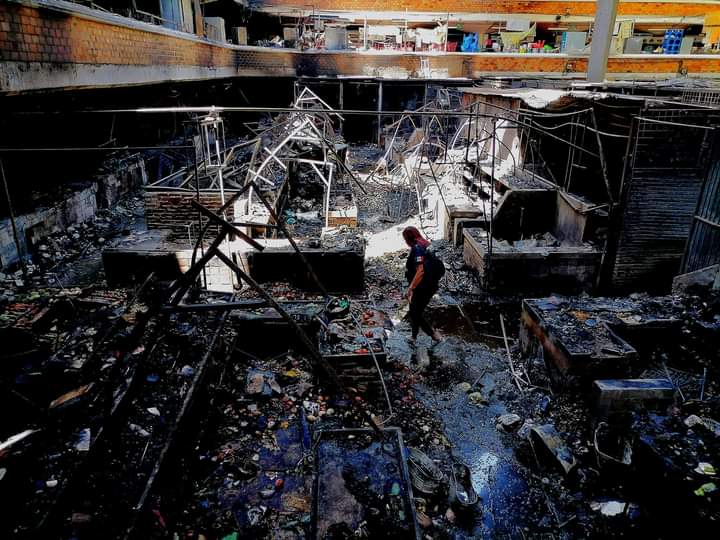 Suman 426 locales afectados por incendio en el Mercado San Juan de Dios . (Nacho Reyes)