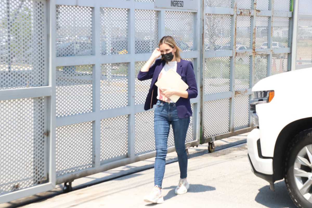Adalina Dávalos Martínez visitó a su esposo, Jaime Rodríguez, en el penal. Foto: Raúl Palacios.