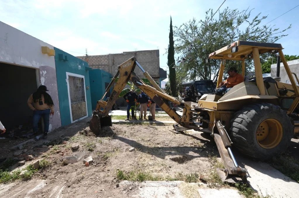 Colectivos se encuentran buscando fosas en Chulavista, Tlajomulco (Fernando Carranza)