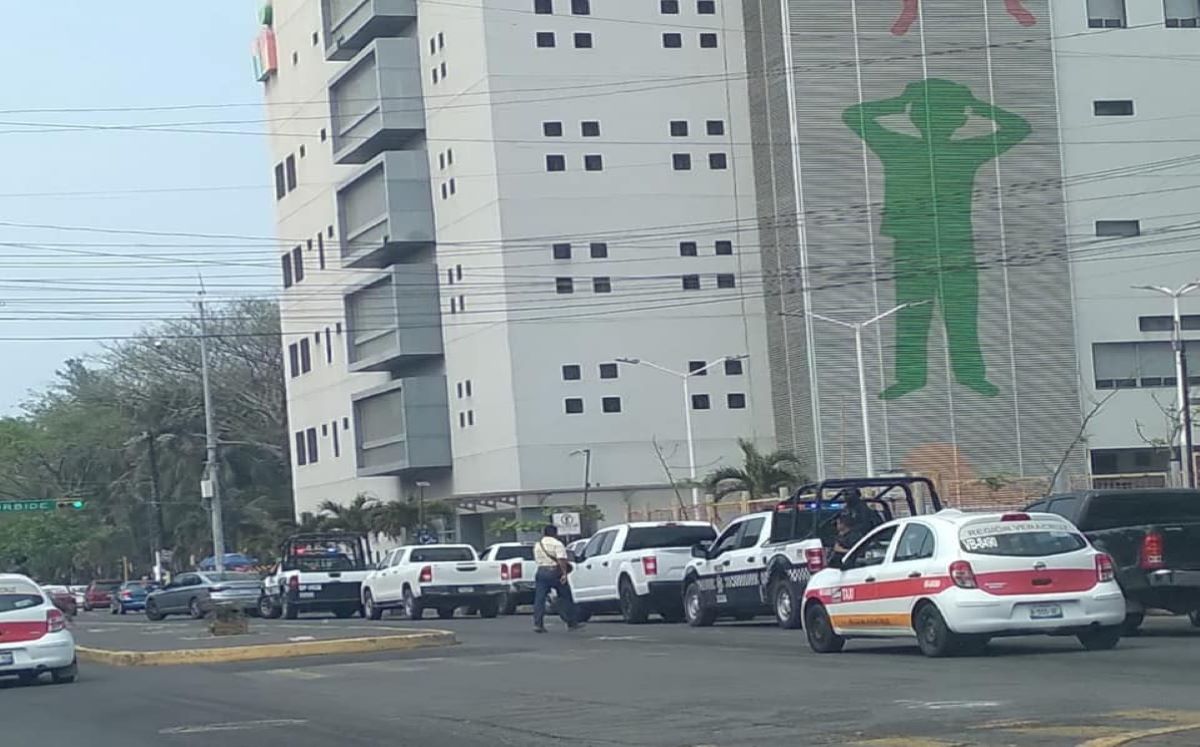 Delincuente atendido en el Hospital de Veracruz es rescatado por grupo armado. | Especial