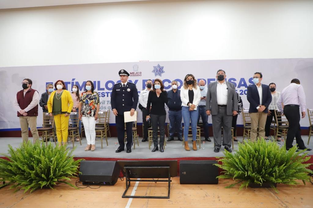 Entrega de Estímulos y Recompensas policiales (Especial)