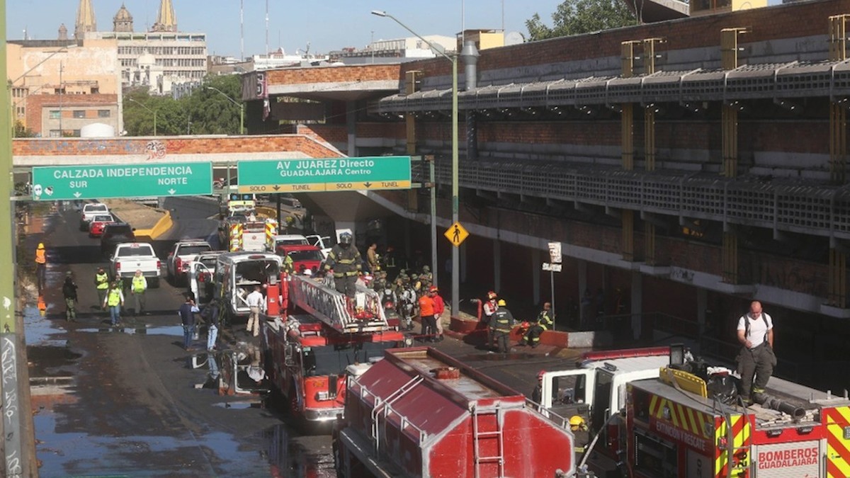 Reportan daños en 384 locales tras incendio en mercado San Juan de Dios