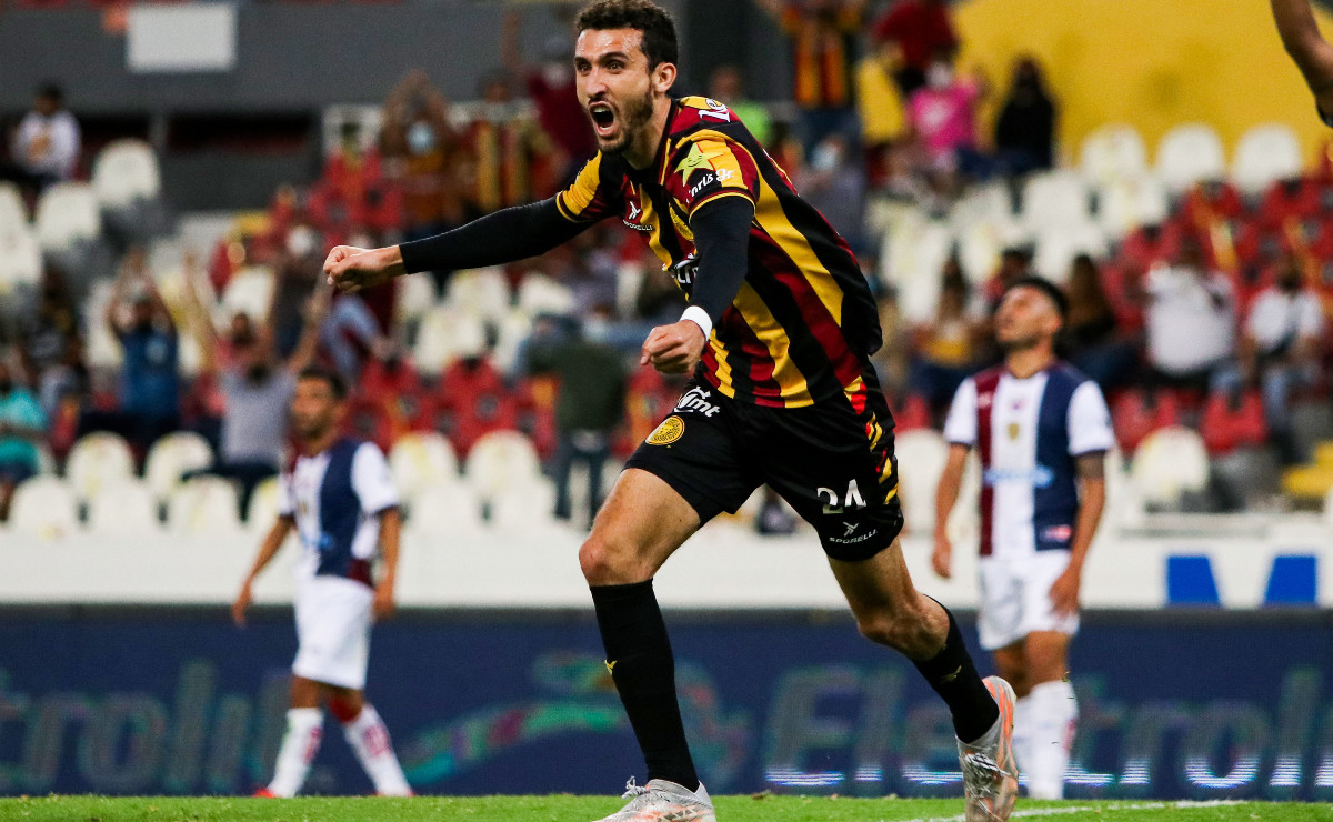 Rodrigo Godínez jugador de Leones Negros (Imago 7)
