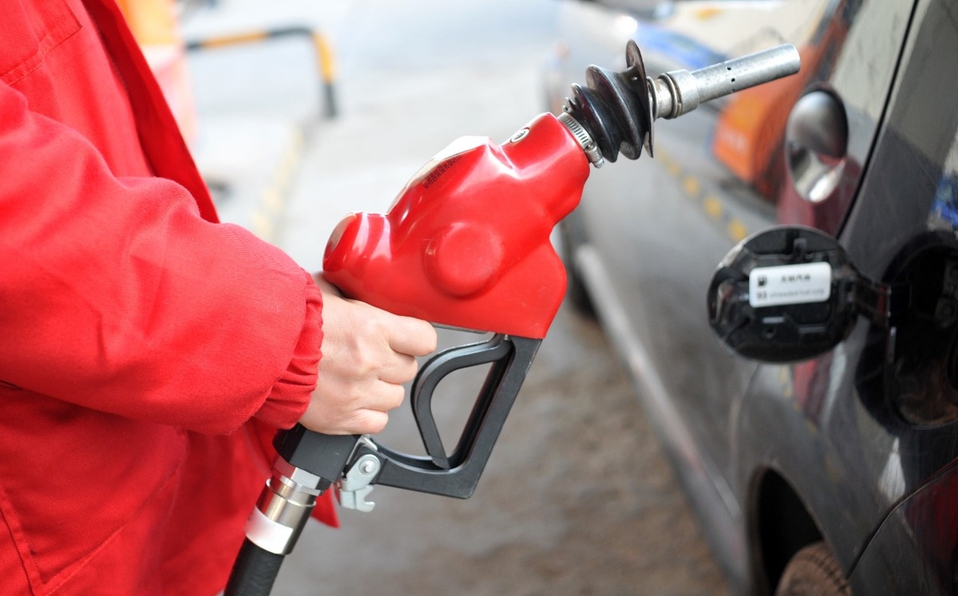 México suspende subsidio a gasolina en la frontera con EU por una semana