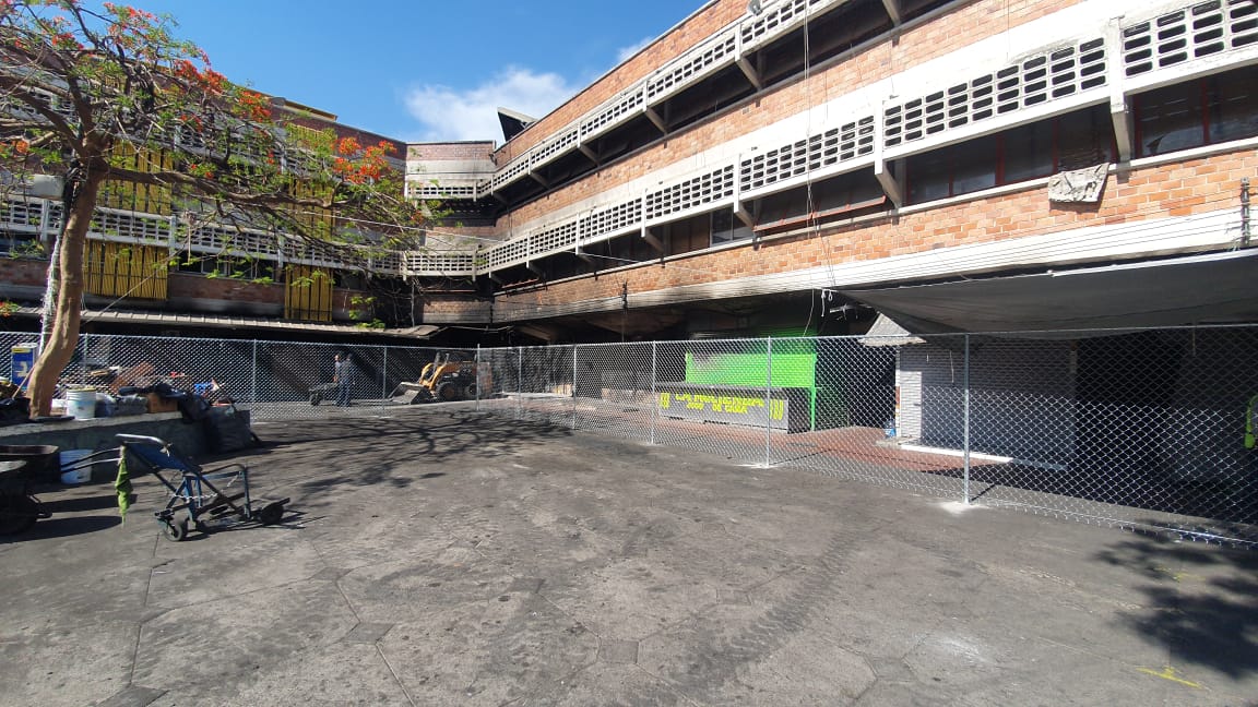 Locatarios de San Juan de Dios reabren sus negocios tras incendio (Juan Carlos Munguía)