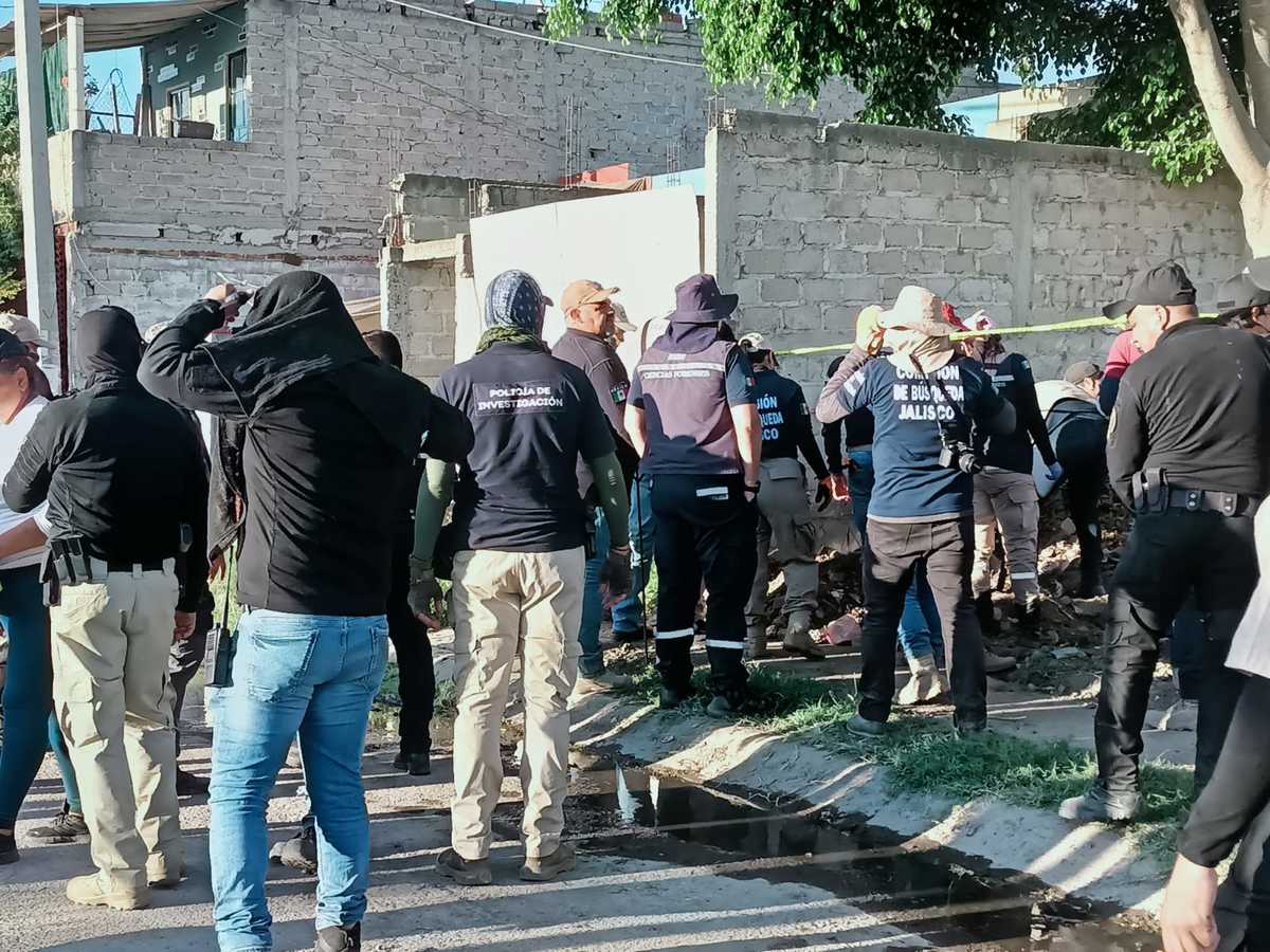 Madres Buscadoras hallan 22 bolsas negras y dan con tres puntos más en Tlajomulco