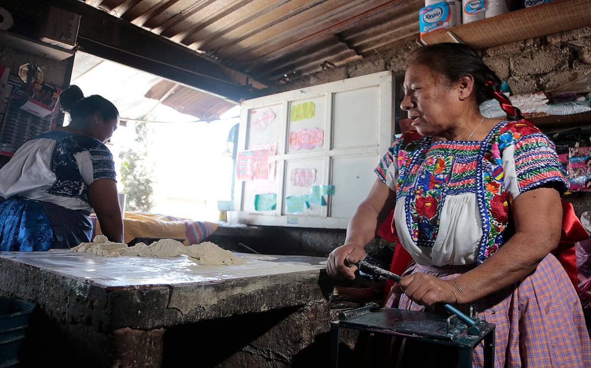 Mujeres de Coapan defienden la receta ancestral de las tortillas | Andrés Lobato