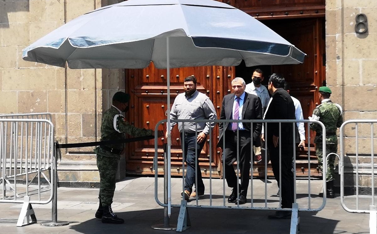 El secretario de Gobernación saliendo de Palacio Nacional hoy. | Pedro Domínguez