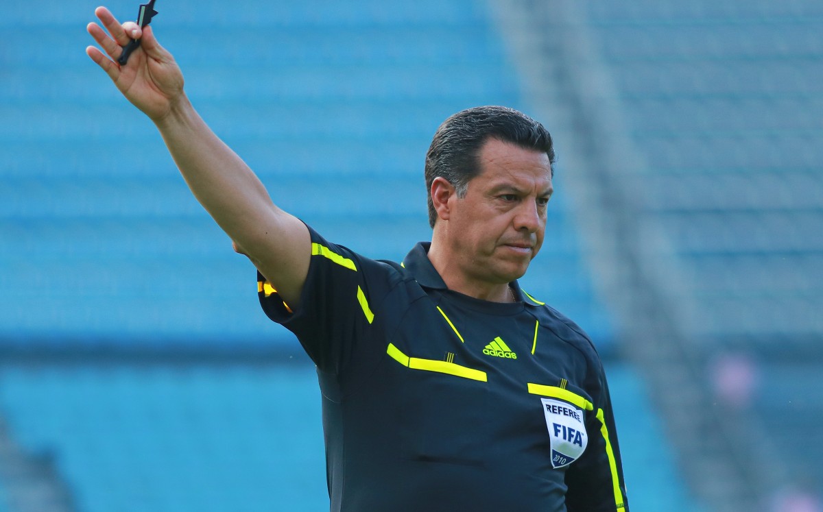 Así fue el primer partido como árbitro de Armando Archundia (Imago7)