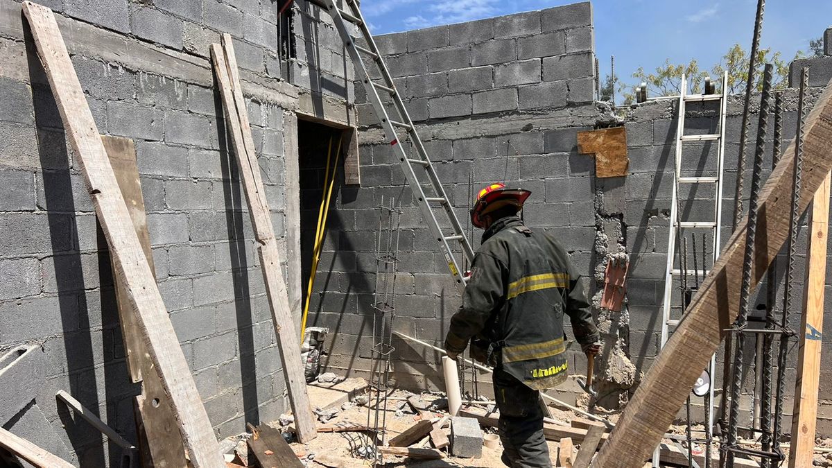 El desplome se reportó en el centro de García. Foto: Especial
