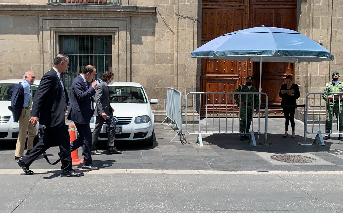 Los empresarios neoleoneses llegando a su reunión con el Presidente. | Pedro Domínguez